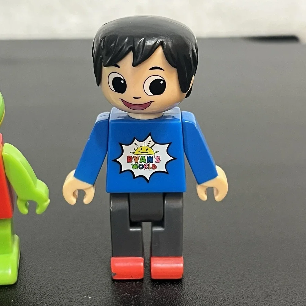 Ryan's World Figures Ryan Gus Green Frog Lot of 2 Toys Poseable